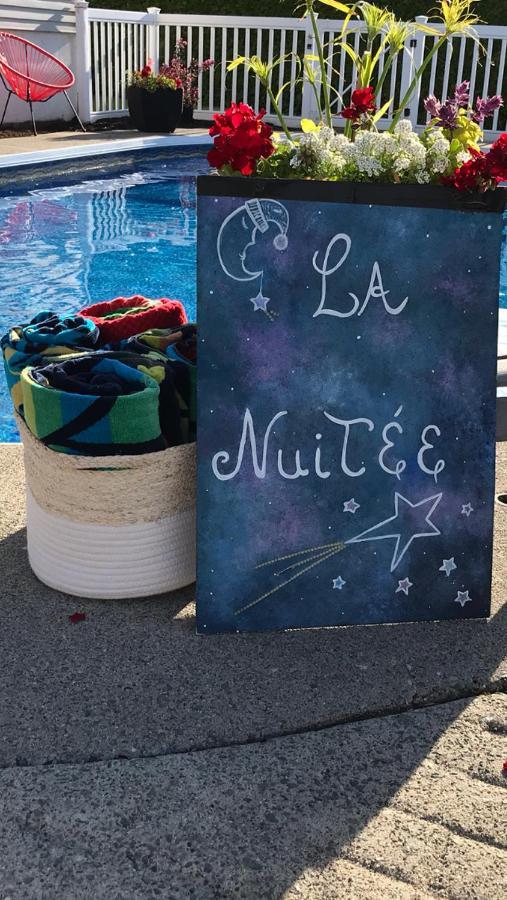 Gite La Nuitee Coaticook Exterior foto